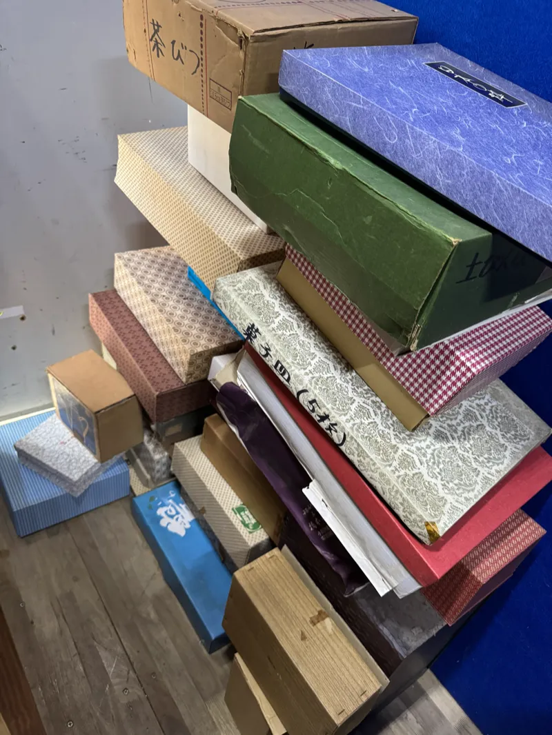 平塚市で贈答品・未使用品・楽器を出張買取